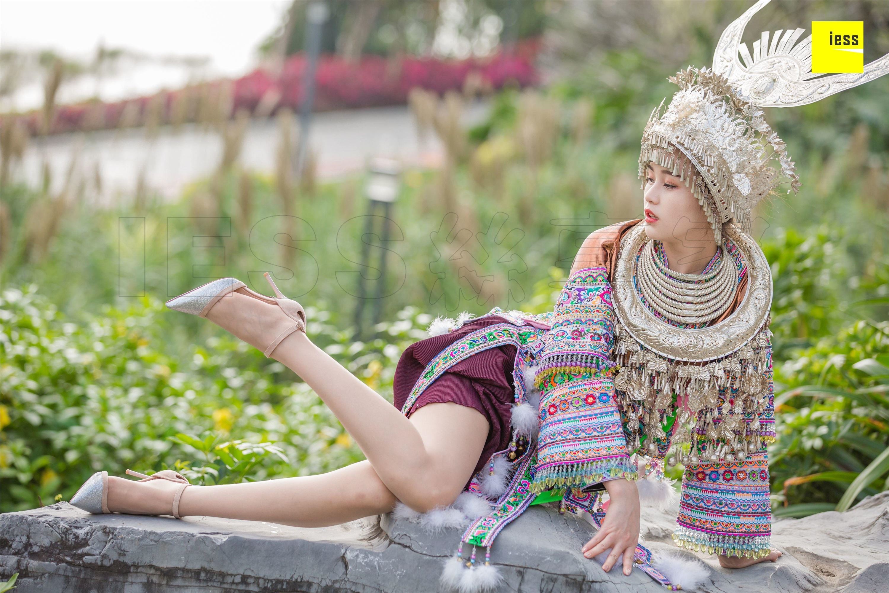 IESS异思趣向 2018.12.04《魔鬼周三》特刊45期：九妹- 穿丝袜的苗族九妹